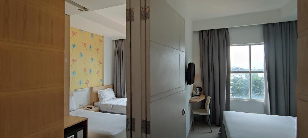 Liberta Hotel Kemang Джакарта Экстерьер фото