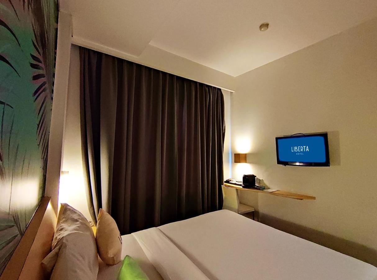 Liberta Hotel Kemang Джакарта Экстерьер фото