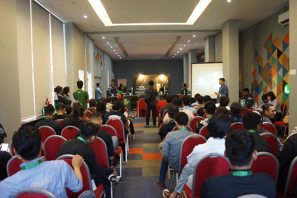 Liberta Hotel Kemang Джакарта Экстерьер фото