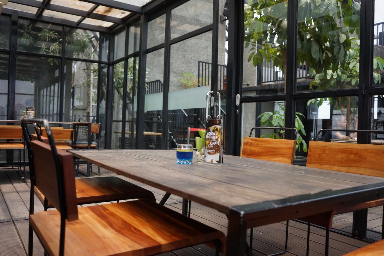 Liberta Hotel Kemang Джакарта Экстерьер фото