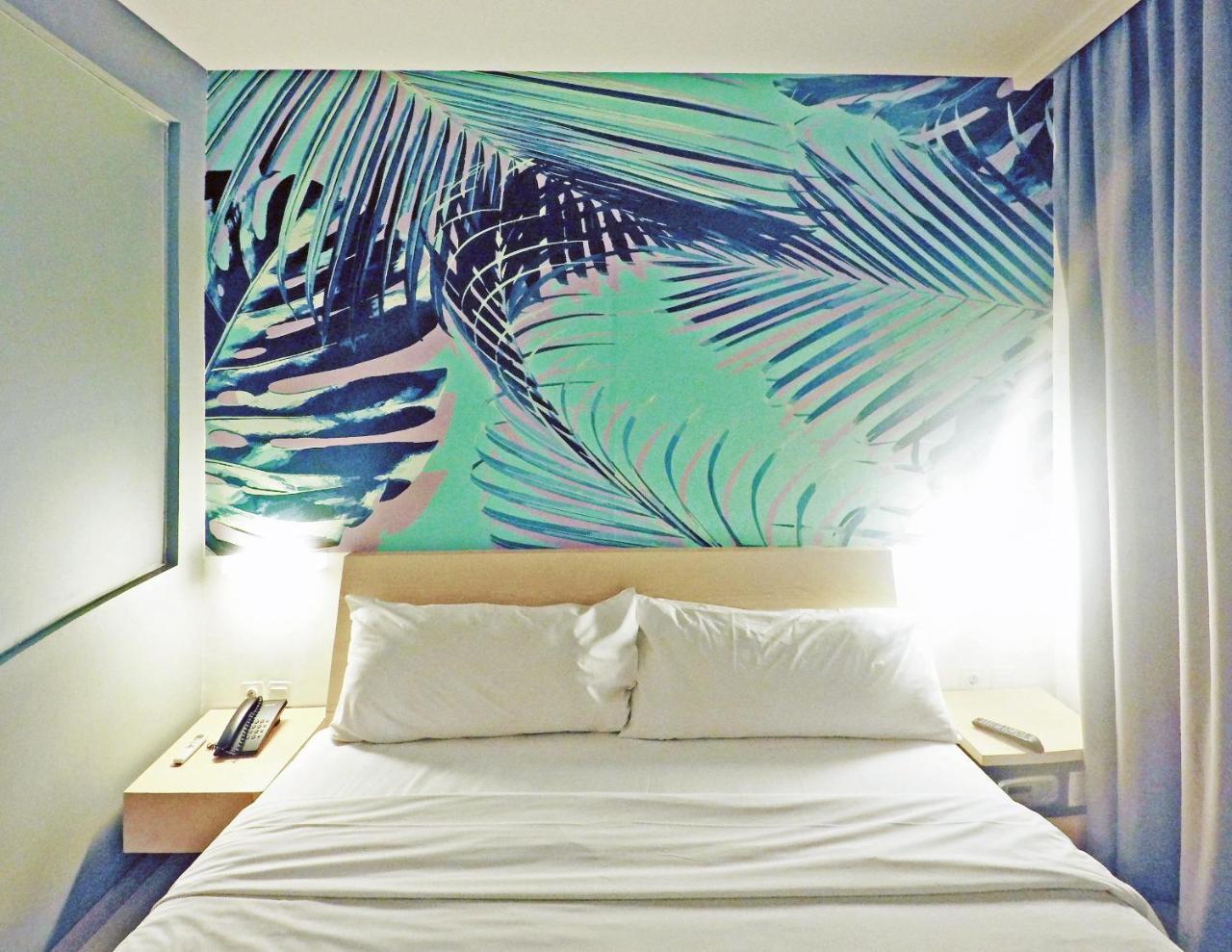 Liberta Hotel Kemang Джакарта Экстерьер фото
